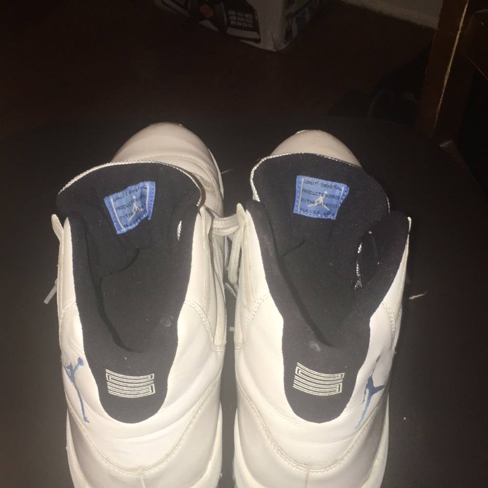 Columbia 11’s. Size 13.5. Normal wear & tear. - Picture 2 of 5